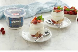 receta cremoso queso crema chocolate blanco y fresas